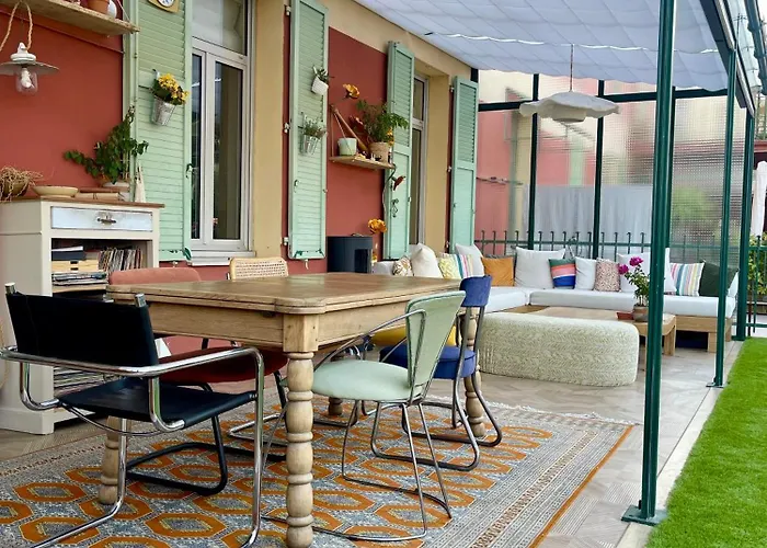 Terrasse Des Artistes - 2 Pieces Avec Pergola דירה