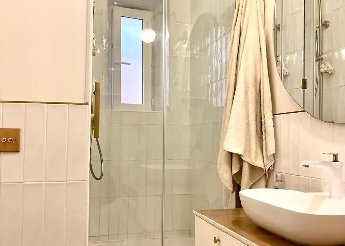 Terrasse Des Artistes - 2 Pieces Avec Pergola דירה *